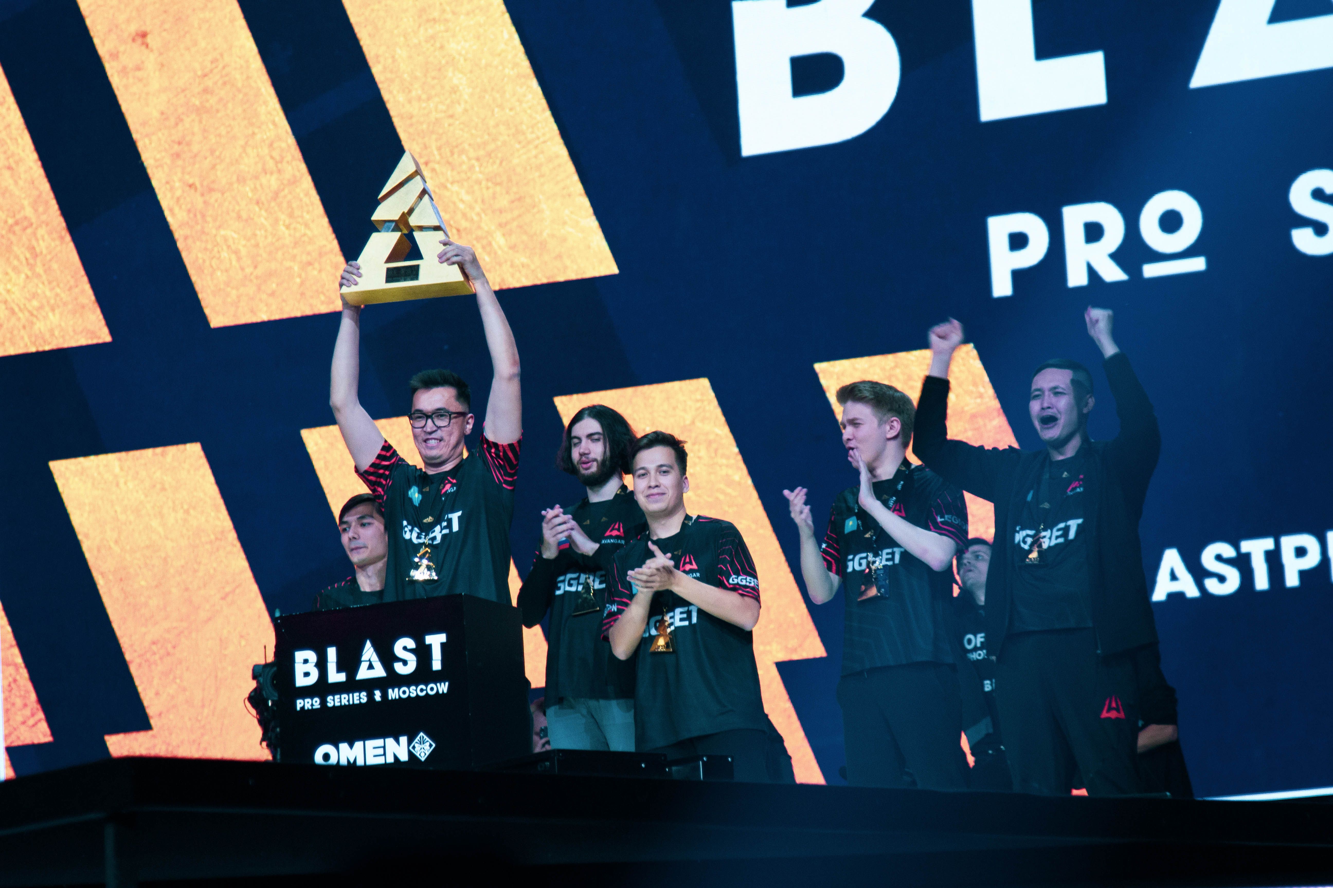AVANGAR празднует победу на BLAST Pro Series Moscow 2019
