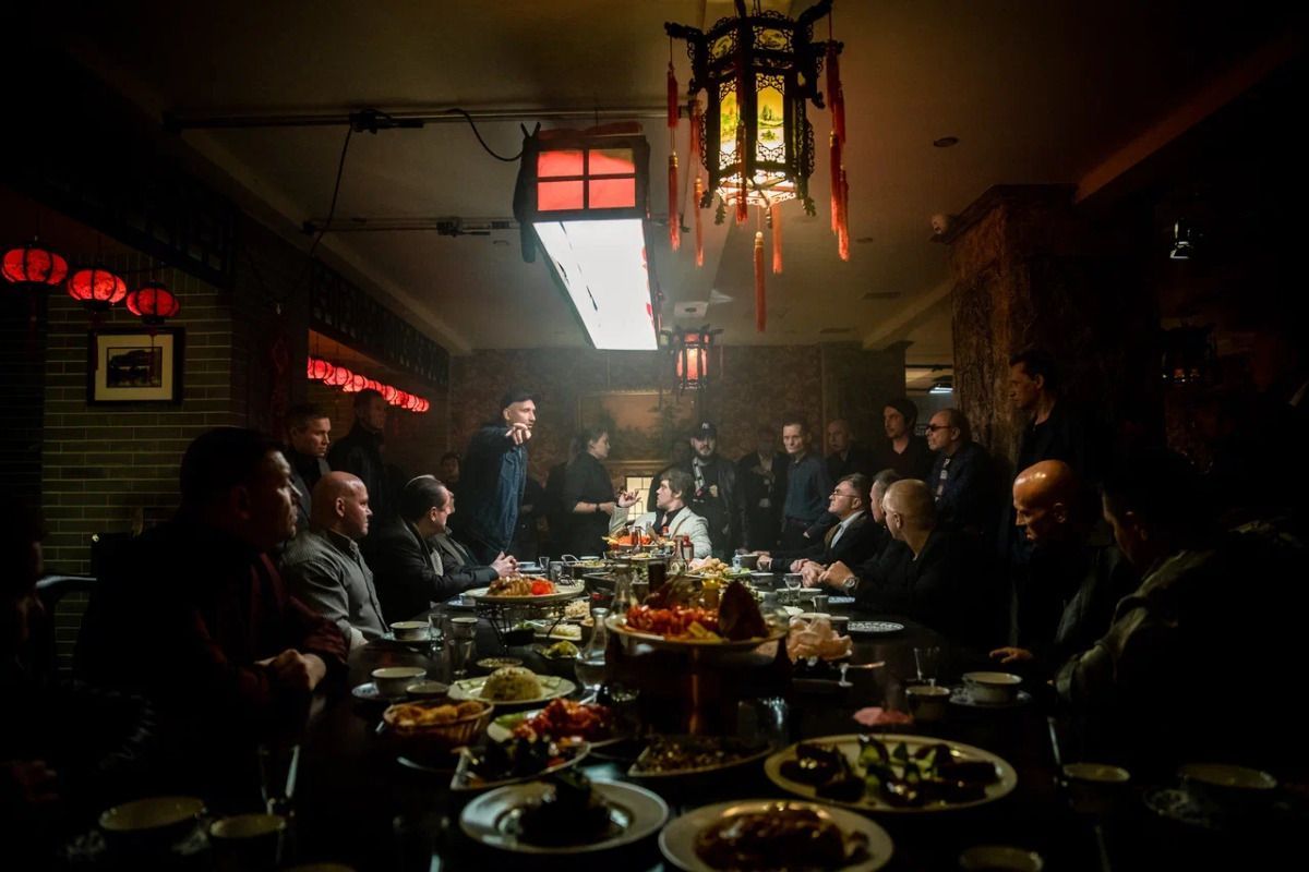 Кадр со съёмочной площадки сериала «Лихие»