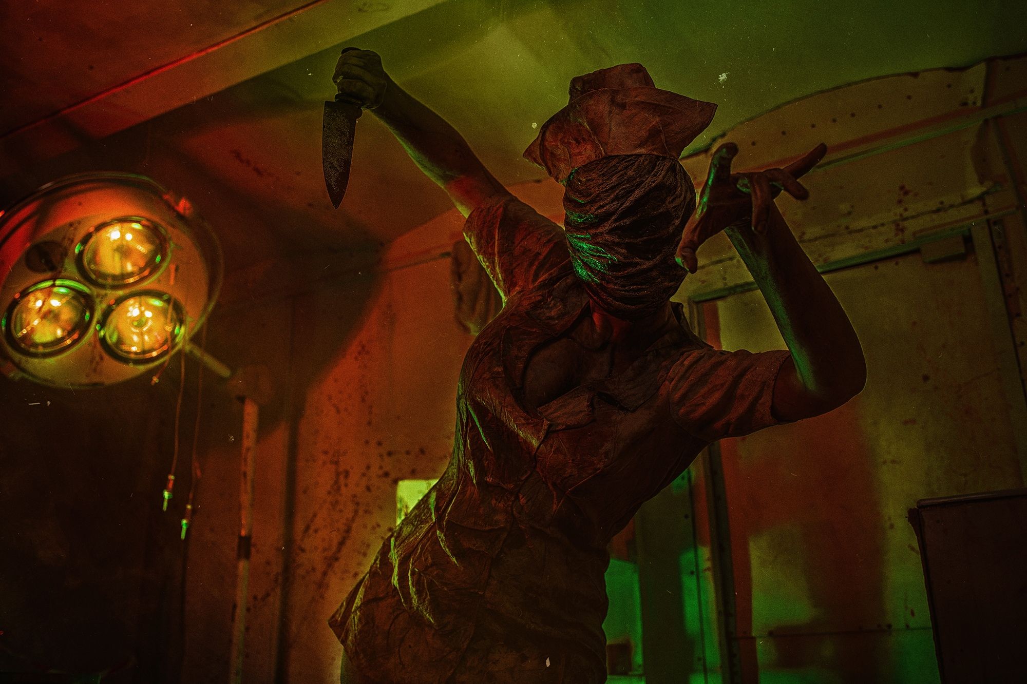 Медсестра из Silent Hill. Косплеер: Алиса Арефьева. Фотограф: Евгений Накрышский. Источник: vk.com/fillakteriart