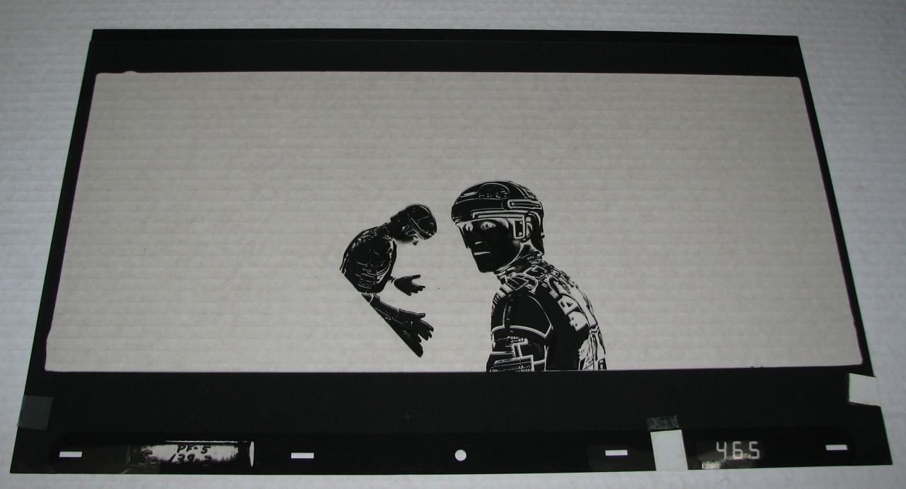 Кадр из фильма «Трон» на целлулоиде. Источник: Front Effects