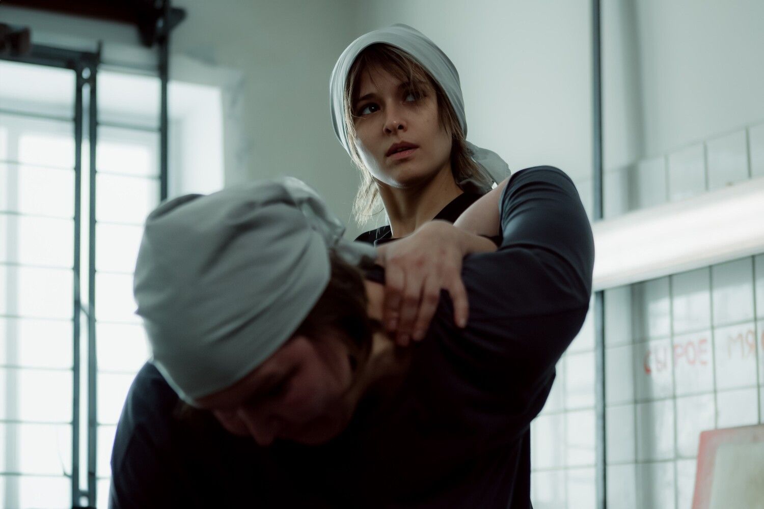 Кадр из сериала «Холод»