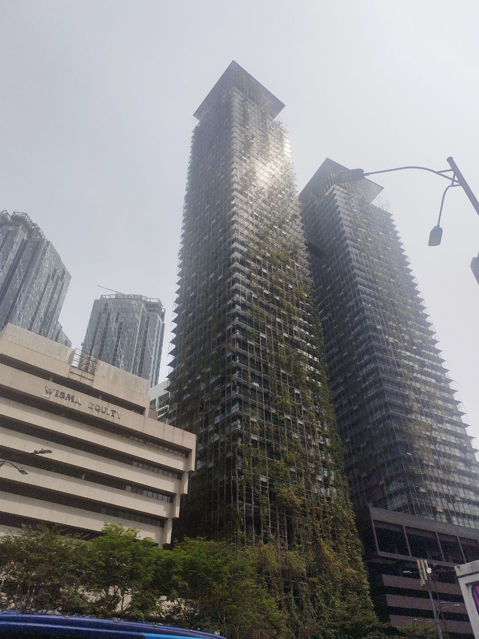 Где-то там, вероятно, сейчас Джоэл