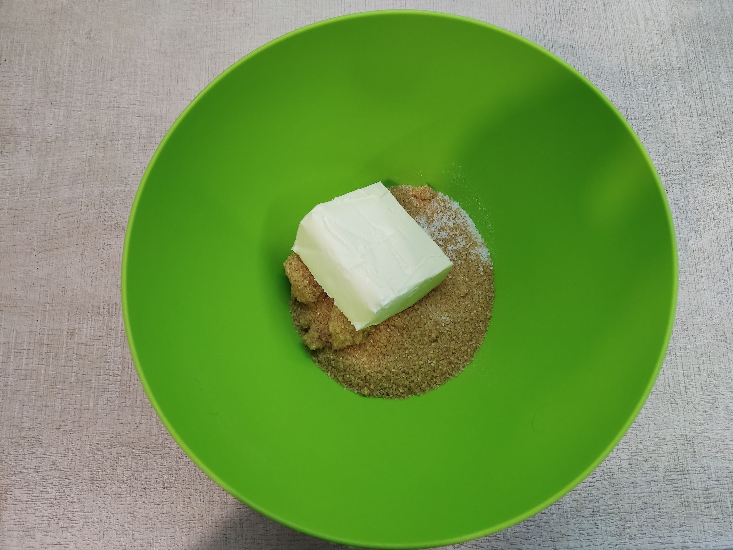 Вас ждёт 11 снимков поэтапного замешивания пудинга.