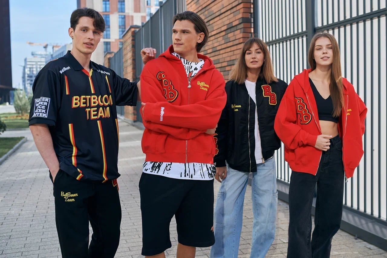 Коллекция одежды BetBoom Team / творческая группировка A.D.E.D. / джерси BetBoom Team. Магазин фирменного мерча: bbteam.shop