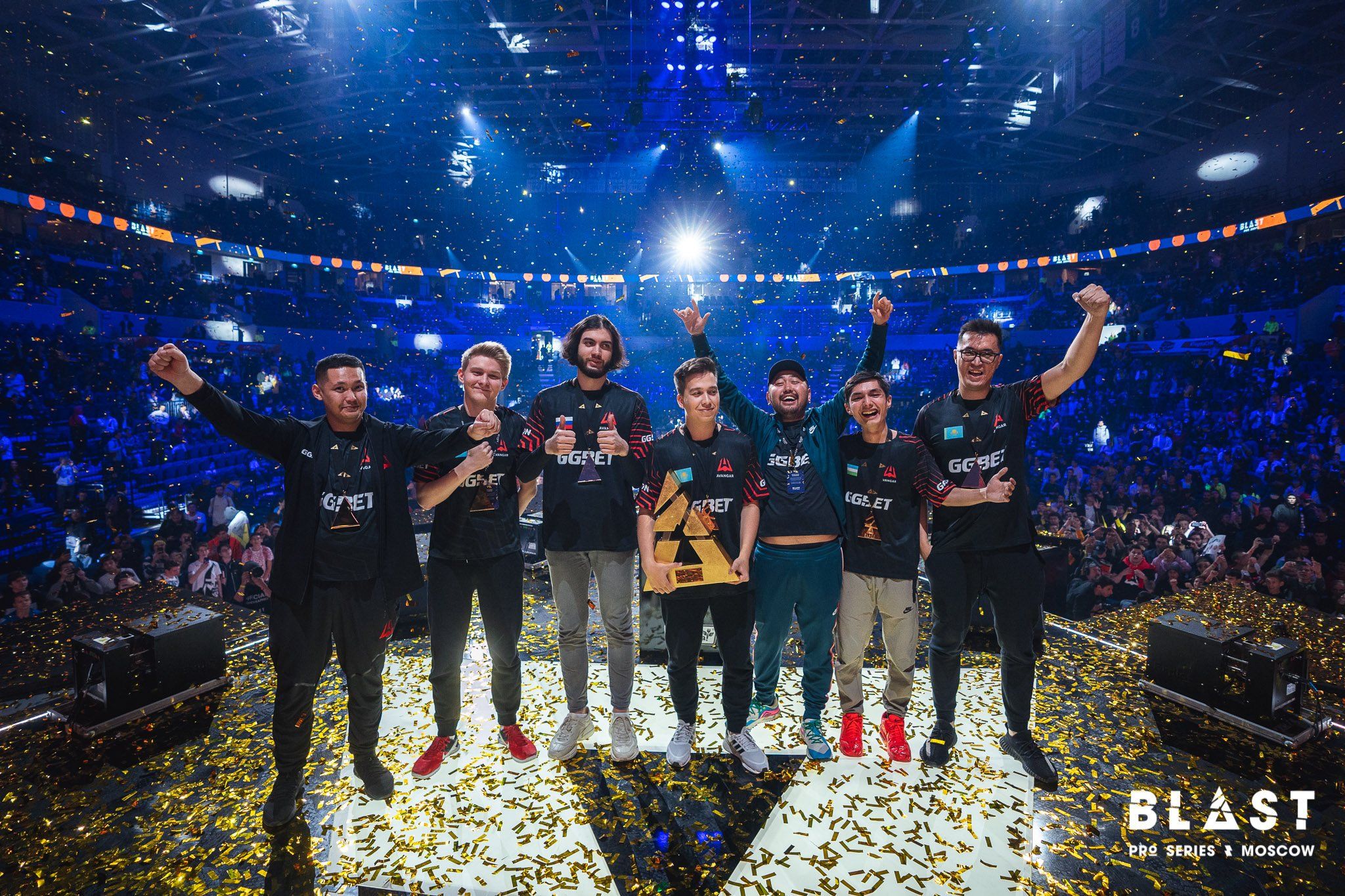 AVANGAR с трофеем BLAST Pro Series Moscow 2019
Источник: BLAST