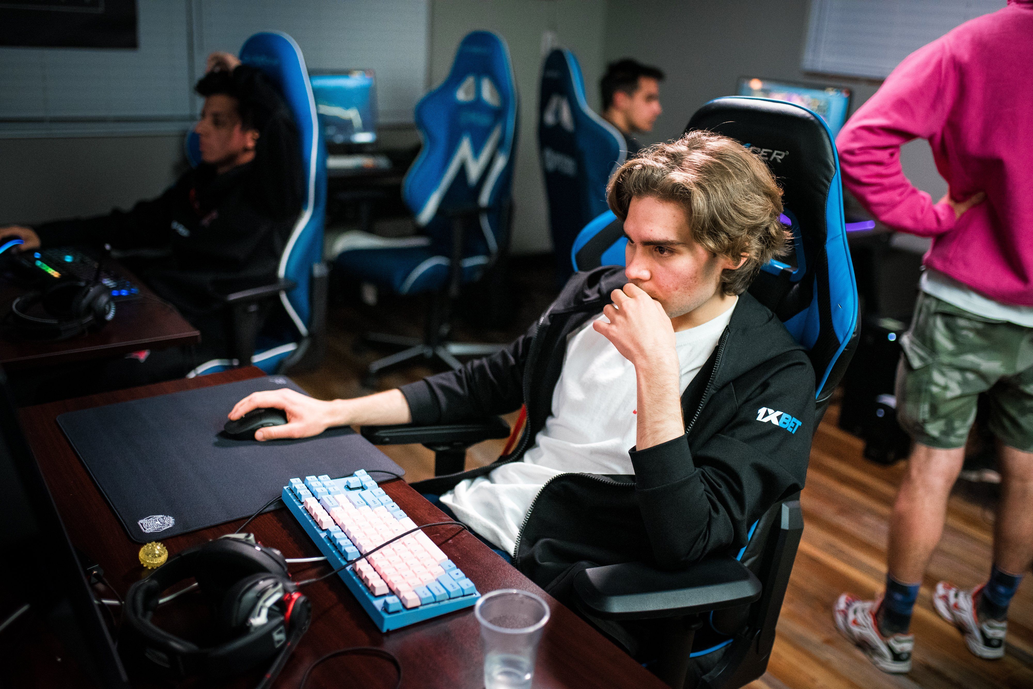 Nix в составе HellRaisers на DOTA Summit 11
Источник: Beyond the Summit