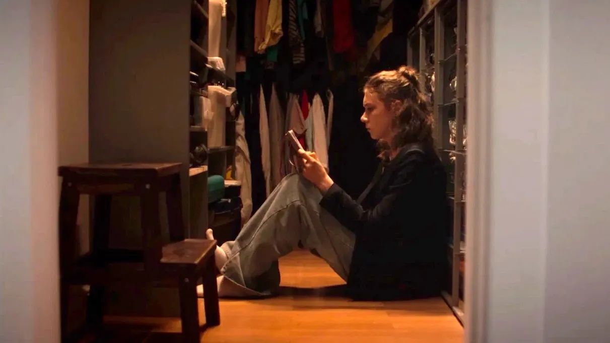 Кадр из фильма «Всё, что тебя касается»