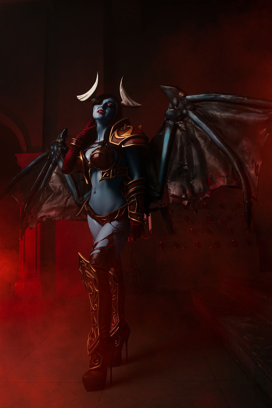 Косплей на Queen of Pain из Dota 2. Косплеер: Ирис Фёдорова. Фотограф: Torati photo. Источник: vk.com/cosplayiris