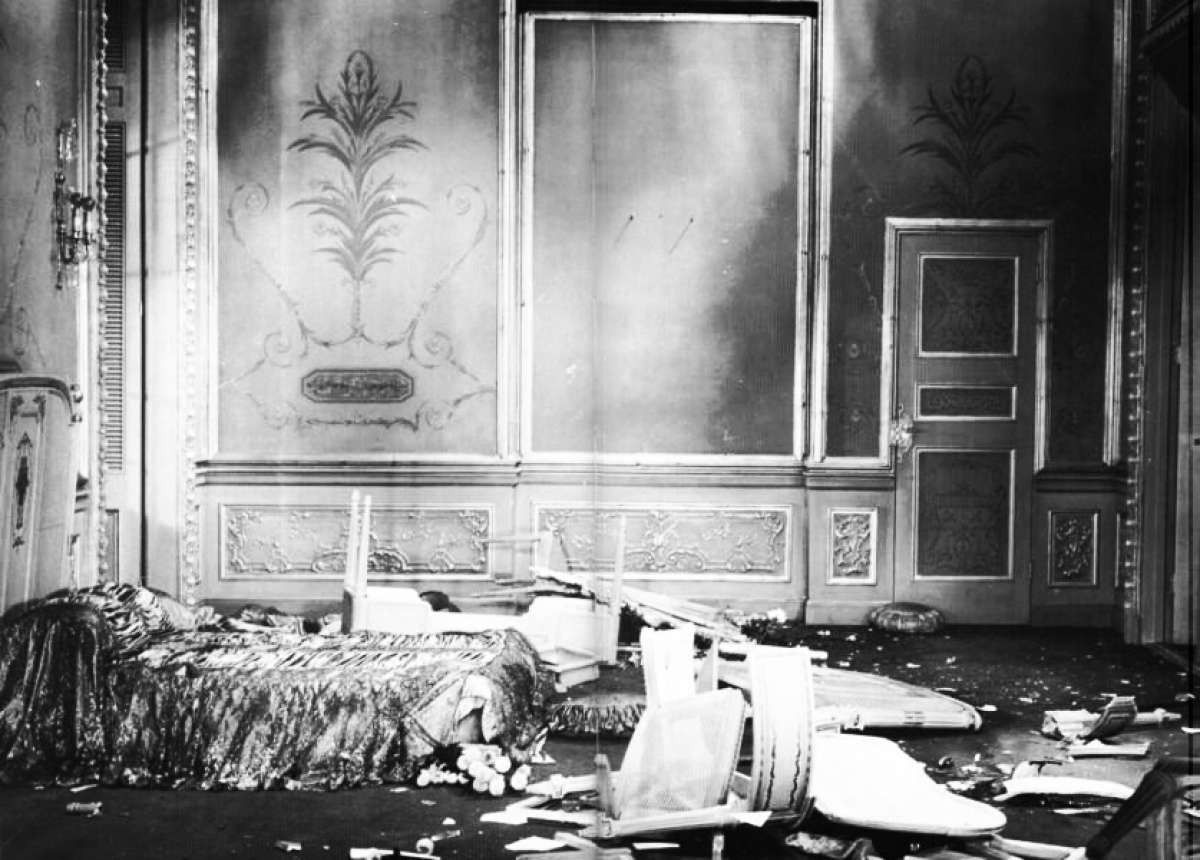 Примерно так выглядели помещения после пресловутых вечеринок. Источник: Wikimedia Commons