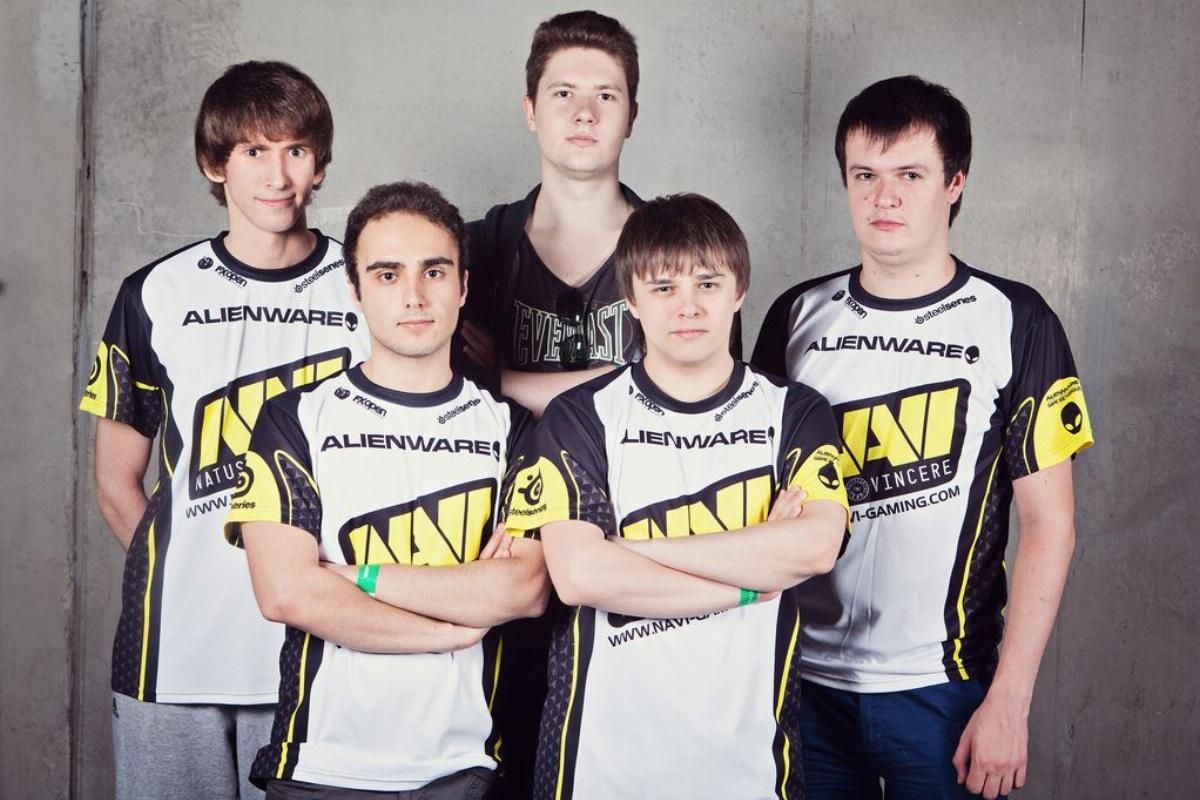 Слева направо: Dendi, KuroKy, Puppey, Funn1k и XBOCT.