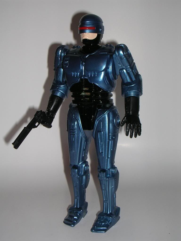 Мой робокоп был похож на этого, только без динамика