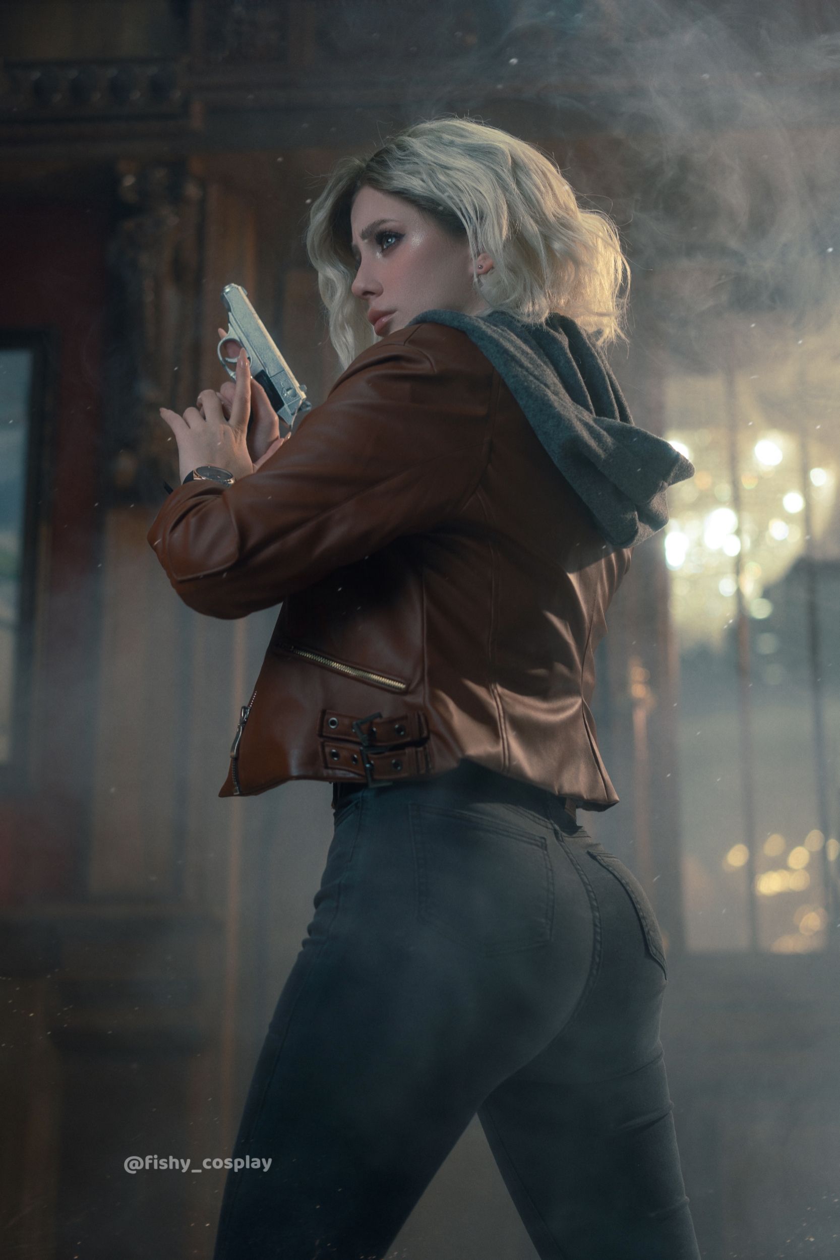 Косплей на Грейс Эшкрофт из Resident Evil Requiem. Косплеер: Fishy. Фотограф: Алена Филиппова. Паблик девушки в VK: vk.com/fishycosplay