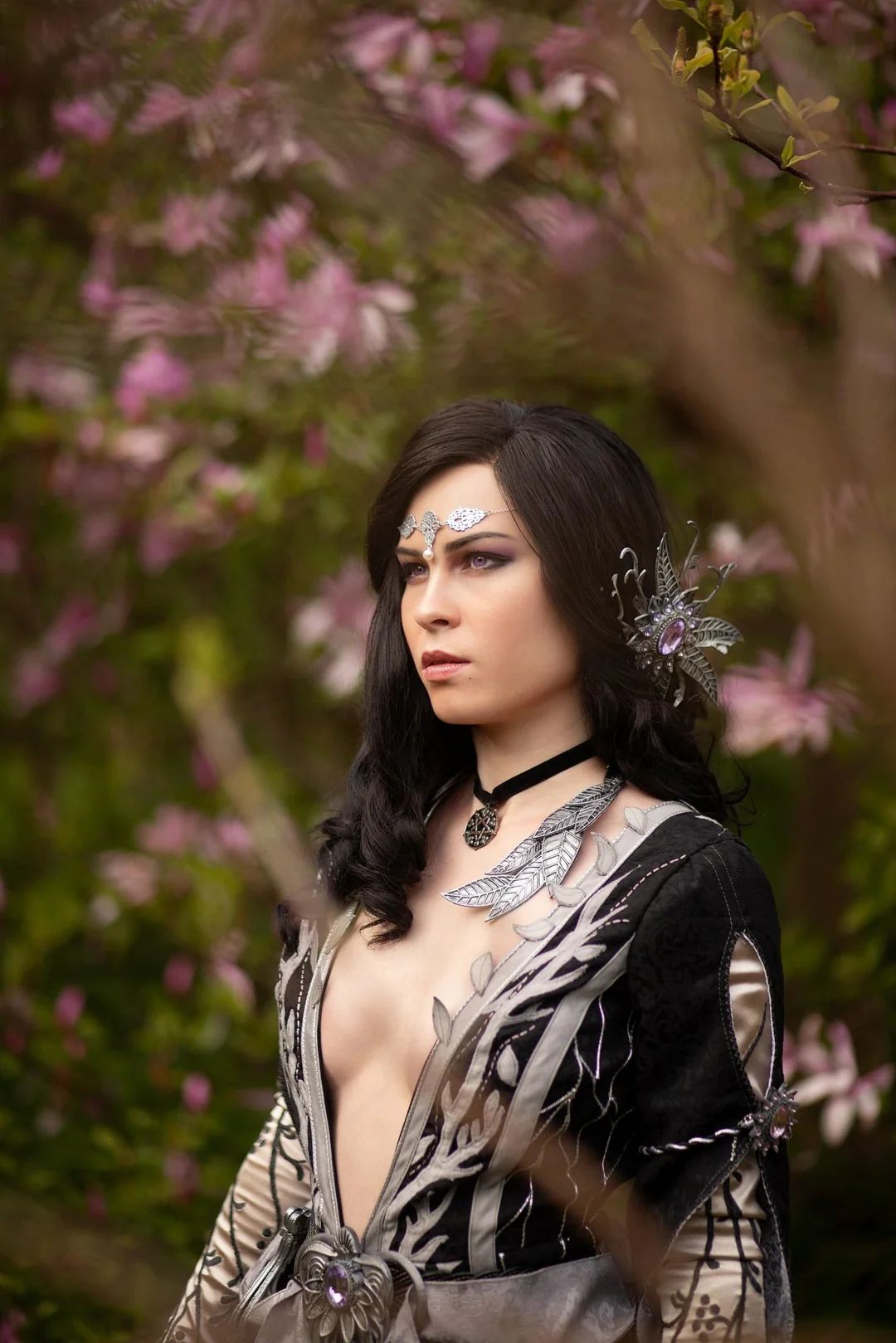 Косплей на Йеннифэр из Венгерберга из игры The Witcher 3: Wild Hunt. Косплеер: Lizhen cosplay. Источник: reddit