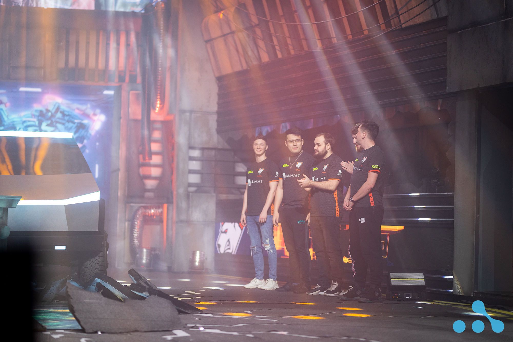 Последний раз VP на LAN-турнире мы видели в феврале. Фото: WePlay!