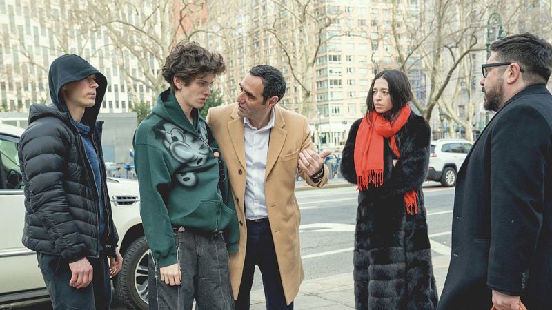 Кадр из фильма «Анора»