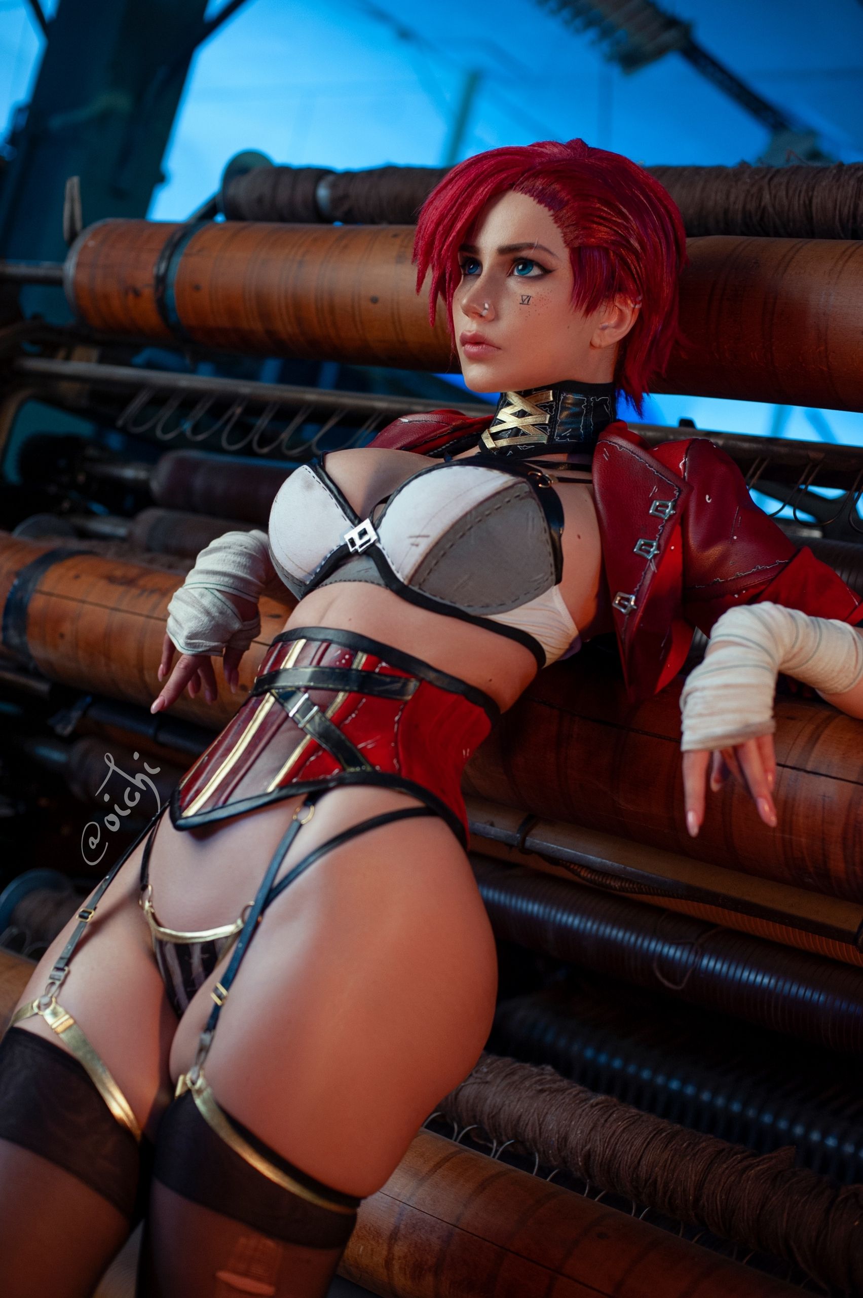 Косплей на Вай из League of Legends. Косплей по сериалу «Аркейн». Косплеер: IOCHI. Источник: vk.com/lady_oichi