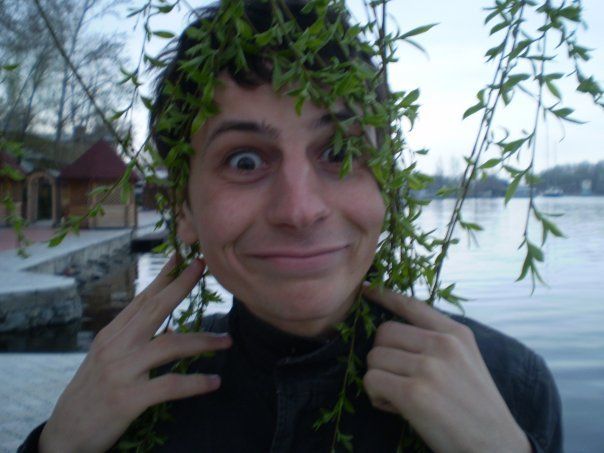 Ольга Крилюк (девушка): "Он катался на лыжах, за два года научился круто кататься на борде, суперски танцевал на диско-коврике =). Сережка принимал участие в тренингах, окончил дизайнерские курсы и отлично водил автомобиль. Планировал взяться за гитару и ворваться на кайты! А еще мы собирались записаться в танцевальную школу!" - В интервью Gameinside.ua