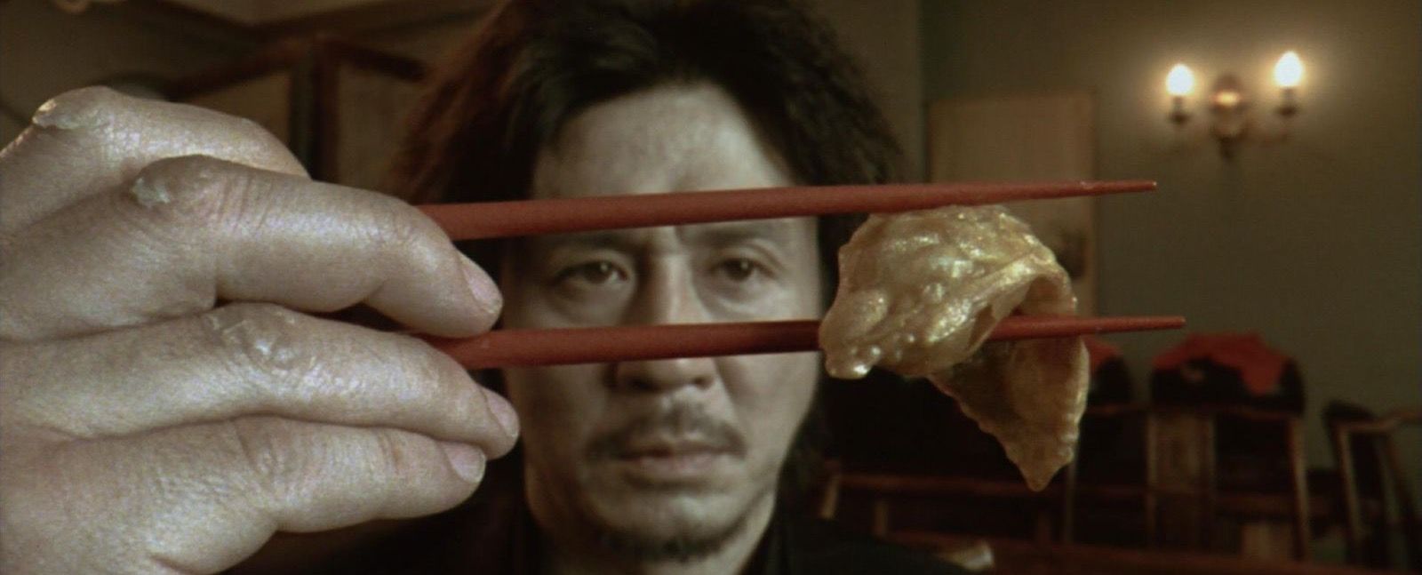 Пончики, вишневый пирог и почти сырой осьминог: что едят детективы, полицейские и другие брутальные герои кино и сериалов