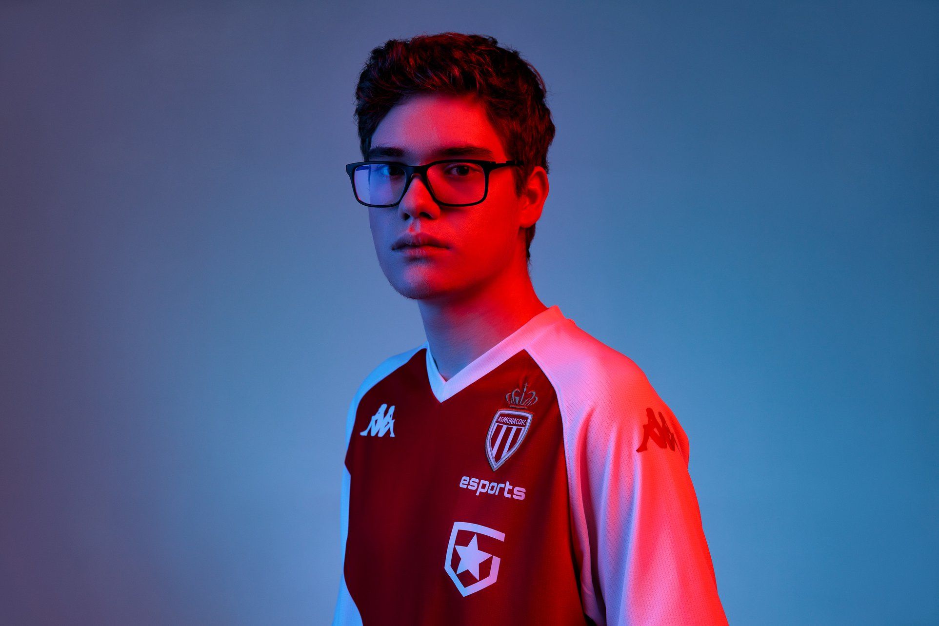 Игрок AS Monaco Gambit в Fortnite - Илья "Toose" Чернышёв - в игровом джерси