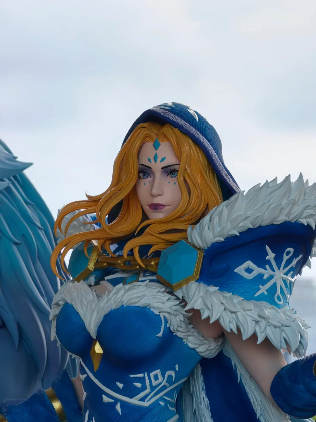 Ростовая фигура арканы Crystal Maiden | Источник: reddit
