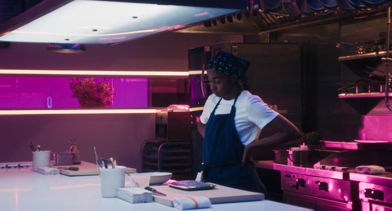 Кадр из сериала «Медведь»