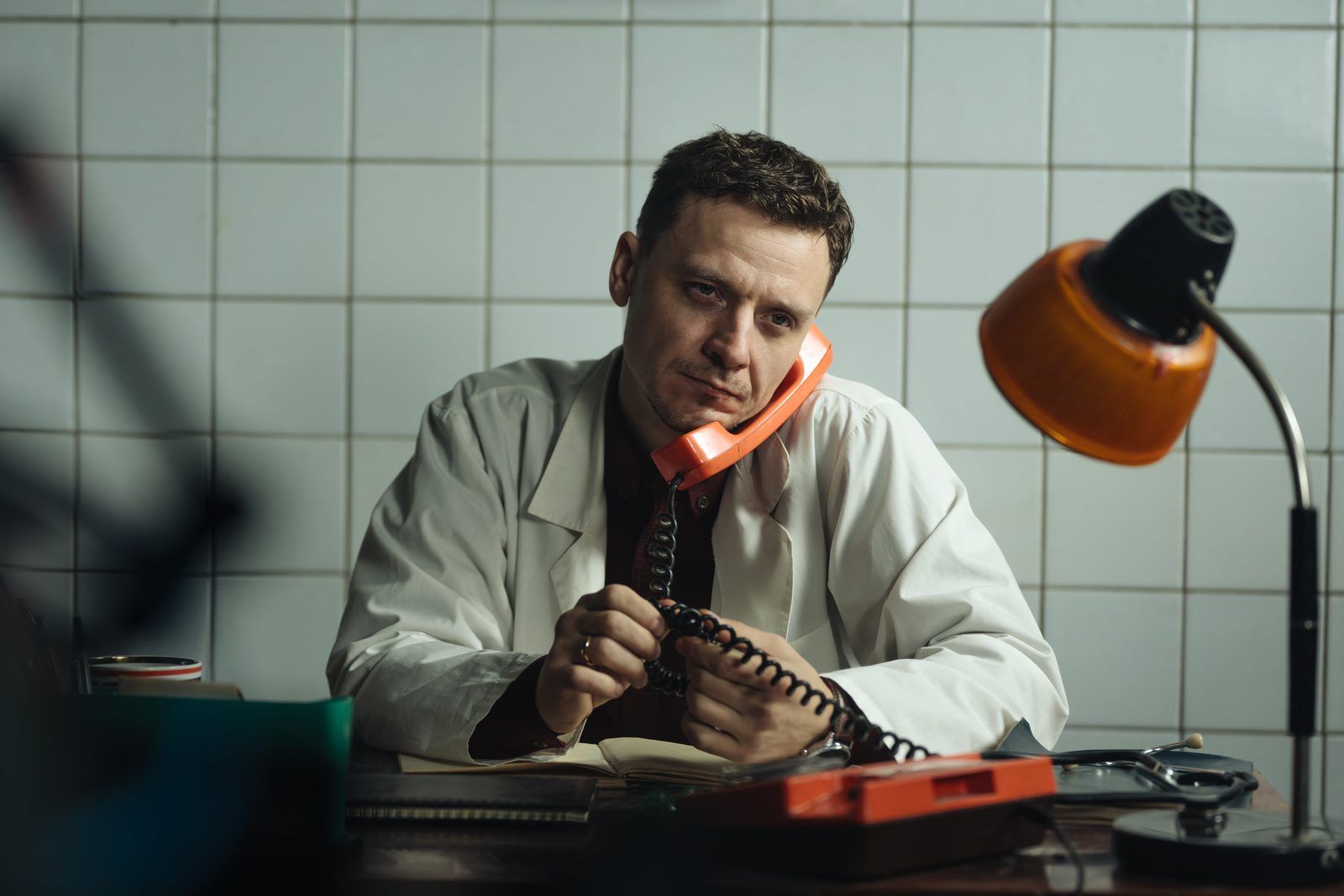 Кадр из сериала «Аутсорс»