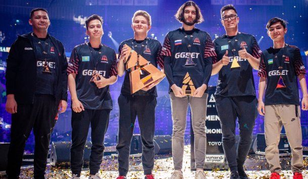 Avangar после победы на BLAST