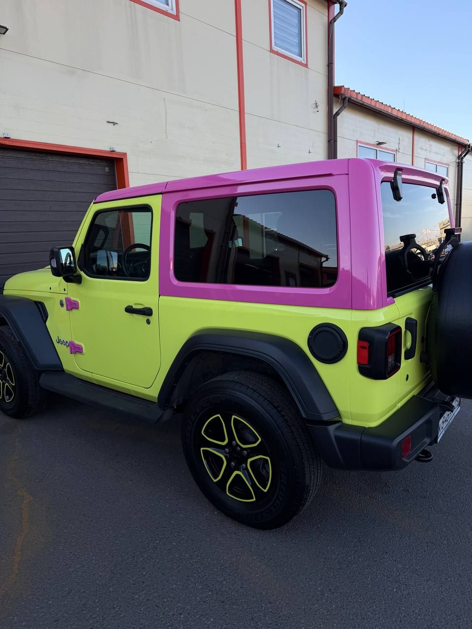 Jeep Wrangler  машина Дины Блин. Источник: Telegram
