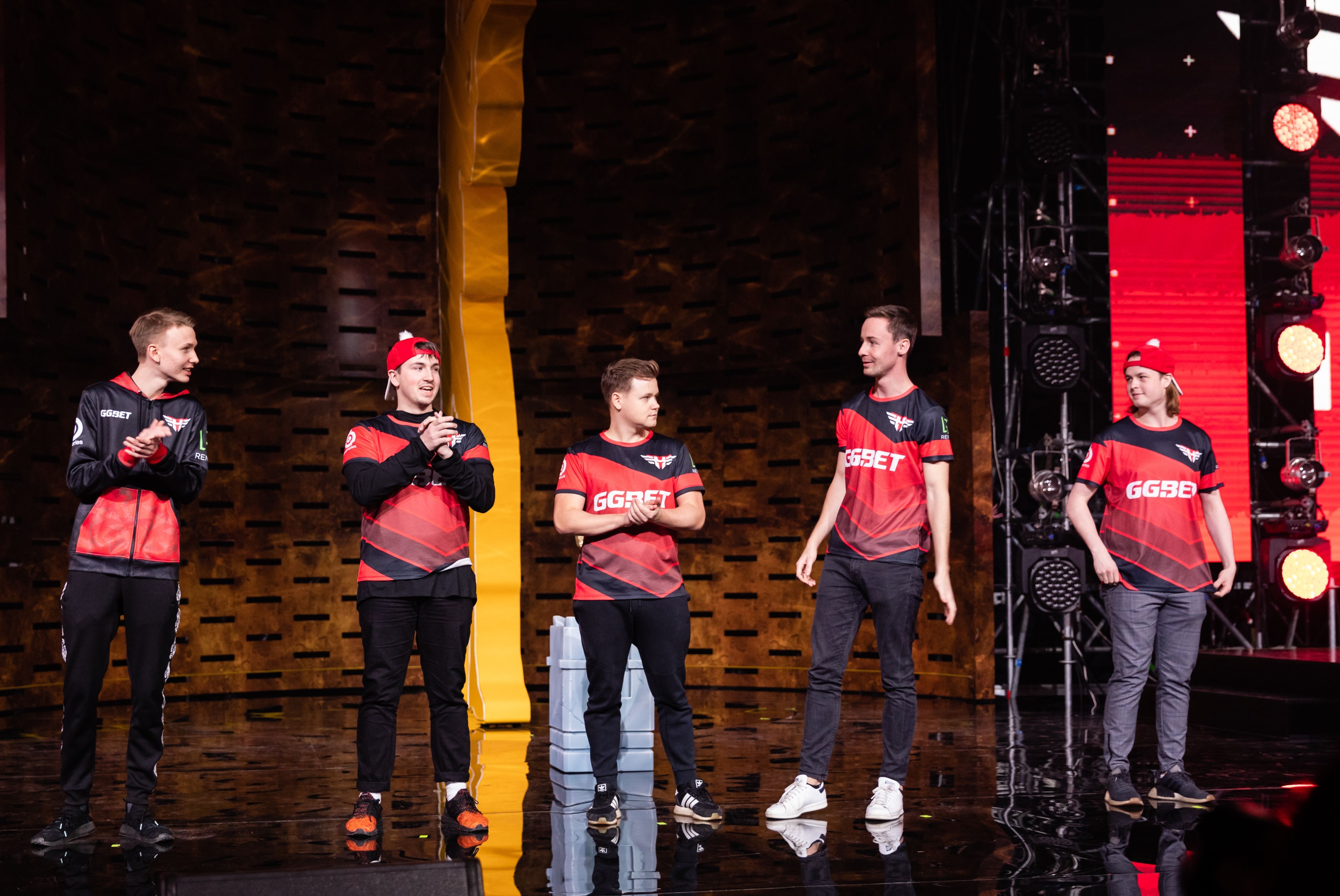 stavn (крайний слева) и b0RUP (крайний справа) на EPICENTER 2019