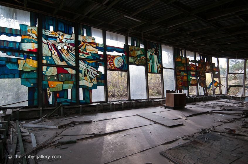 Заброшенное кафе &laquo;Припять&raquo; | Фото: chernobylgallery.com