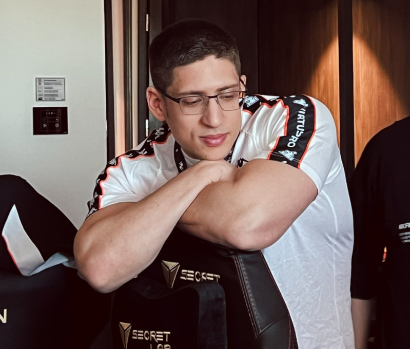 Fly | Источник: канал Virtus.pro Dota 2 в Telegram