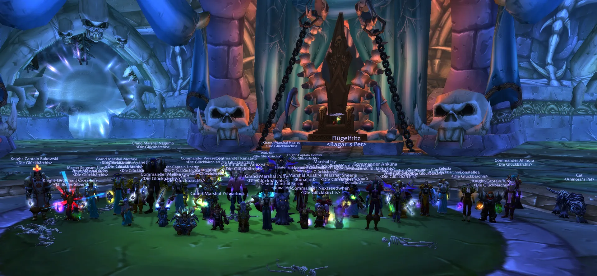 Половины ников не разобрать, но это и не важно. Главное, победили. Скриншот из World of Warcraft Classic