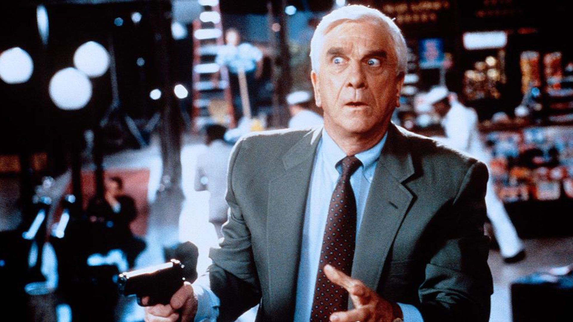 Лесли Нильсен в своем привычном амплуа