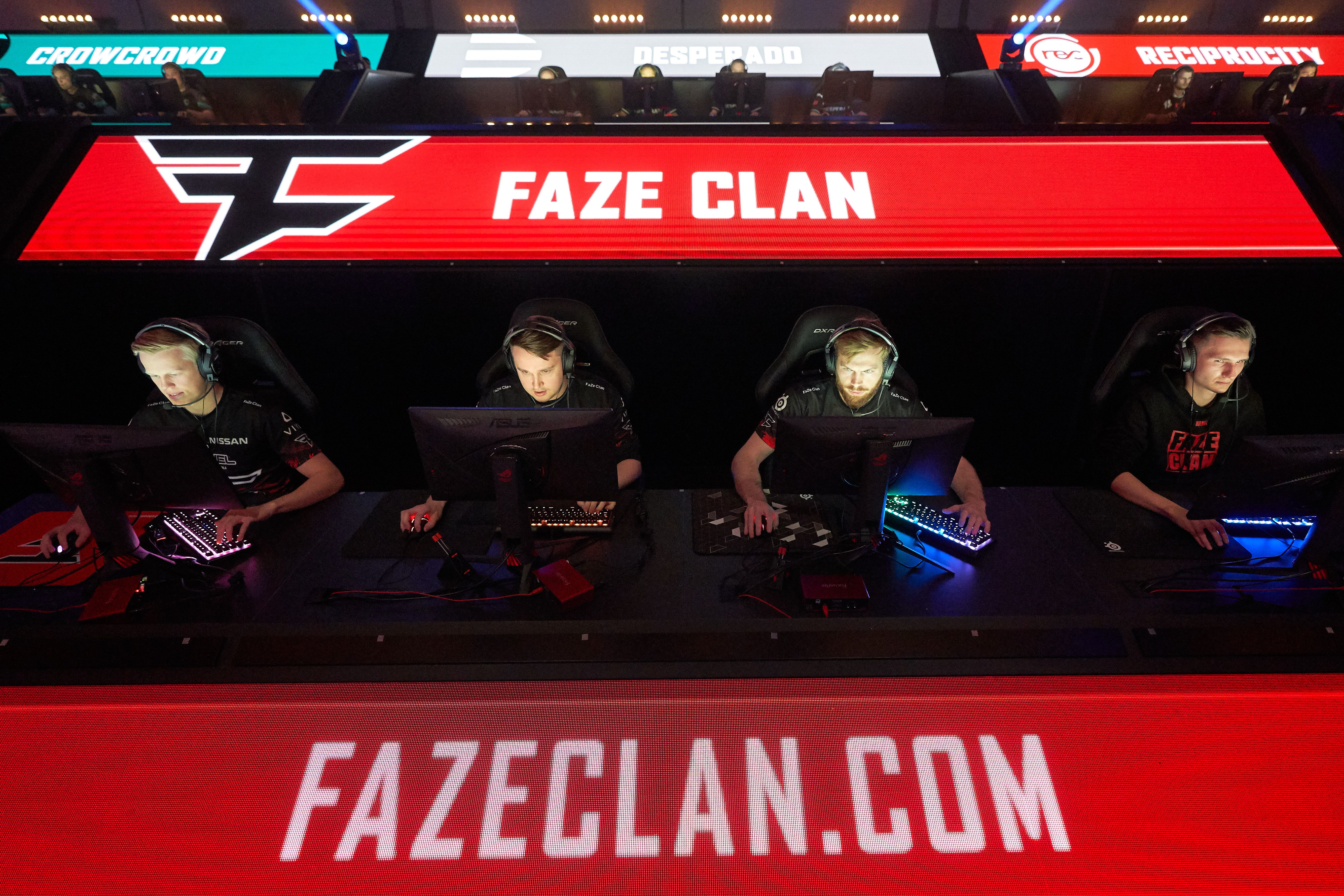 Если хочешь занять максимальное количество топ1 - делай как FaZe Clan, дропайся в Pai Nan