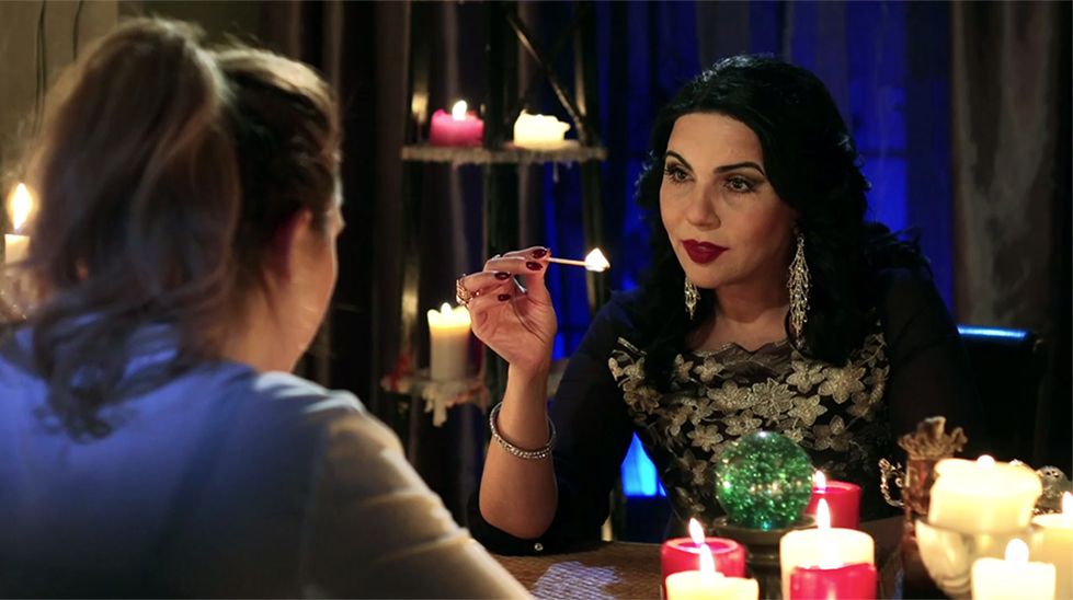 Кадр из шоу «Гадалка»