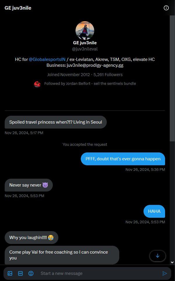 «— Избалованная принцесса-путешественница когда? Живу в Сеуле.
— Сомневаюсь, что это когда-либо случится.
— Никогда не говори никогда.
— Ха-ха.
— Почему смеешься?! Приходи поиграть в Valorant с бесплатной тренировкой, чтобы я переубедил тебя». Источник: x.com/cameliaalol