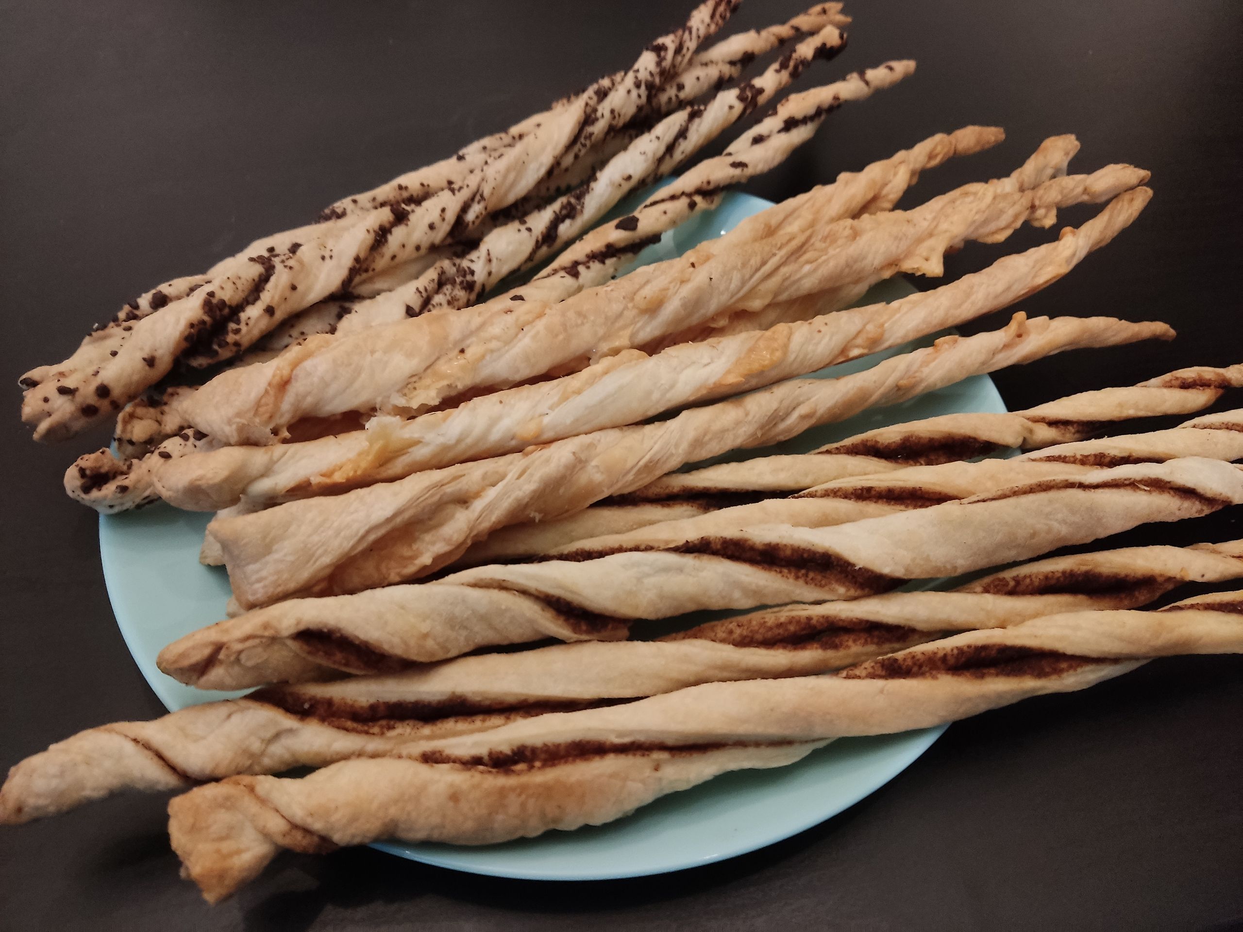 Чисто визуально мне понравились палочки с корицей — аккуратные, красивые.