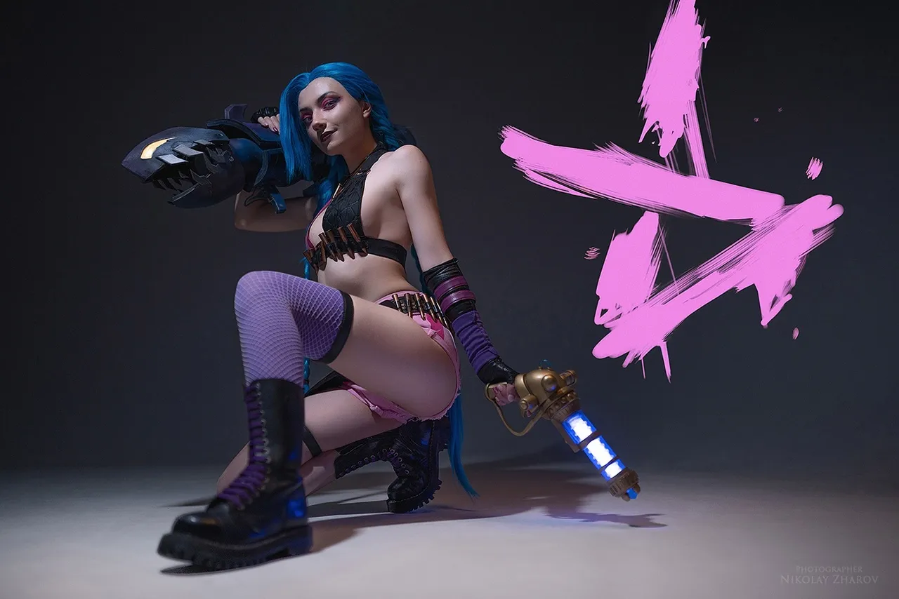 Косплей на Джинкс из League of Legends. Косплеер: Катерина Лодянова. Фотограф: Николай Жаров. Источник: vk.com/wall-31691361_342790