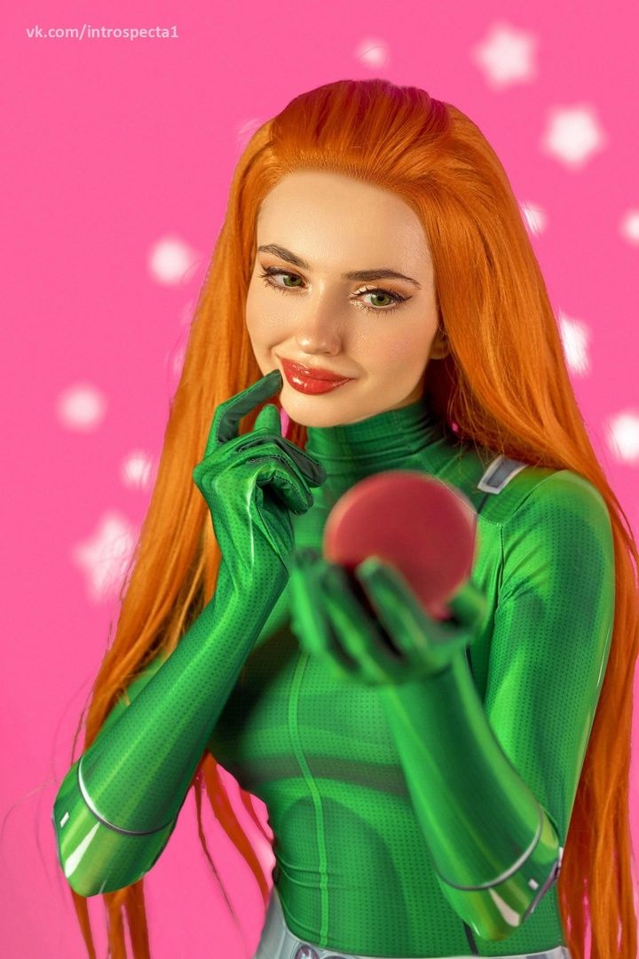 Косплей на Сэм из Totally Spies!. Косплеер: Introspecta.
Фотограф: Вячеслав Цуркан.
