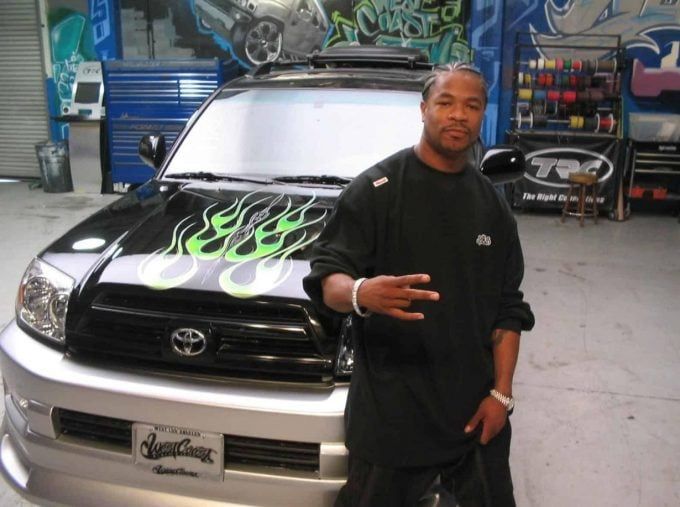 Рэпер Иксзибит с обновленной машиной 