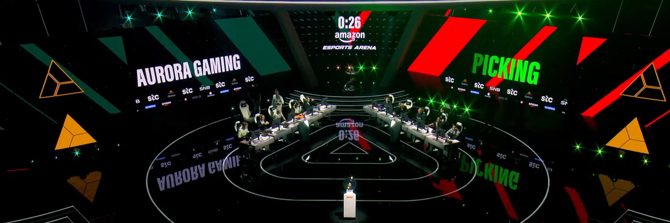 Размещение команд на сцене в плей-офф Riyadh Masters 2025 | Источник: twitch.tv/ewc_plus_en