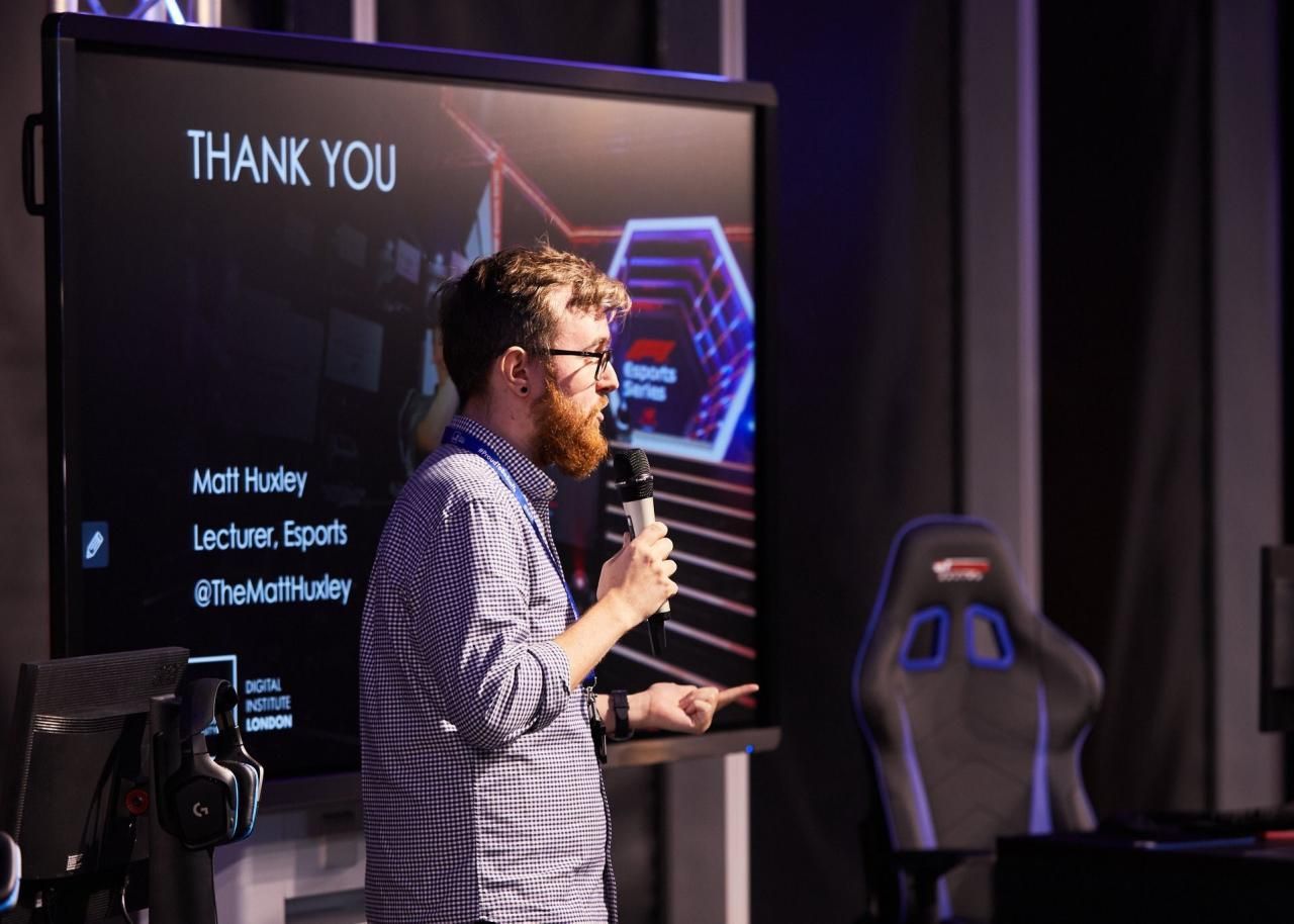 Еще несколько фотографий кафедры киберспорта.