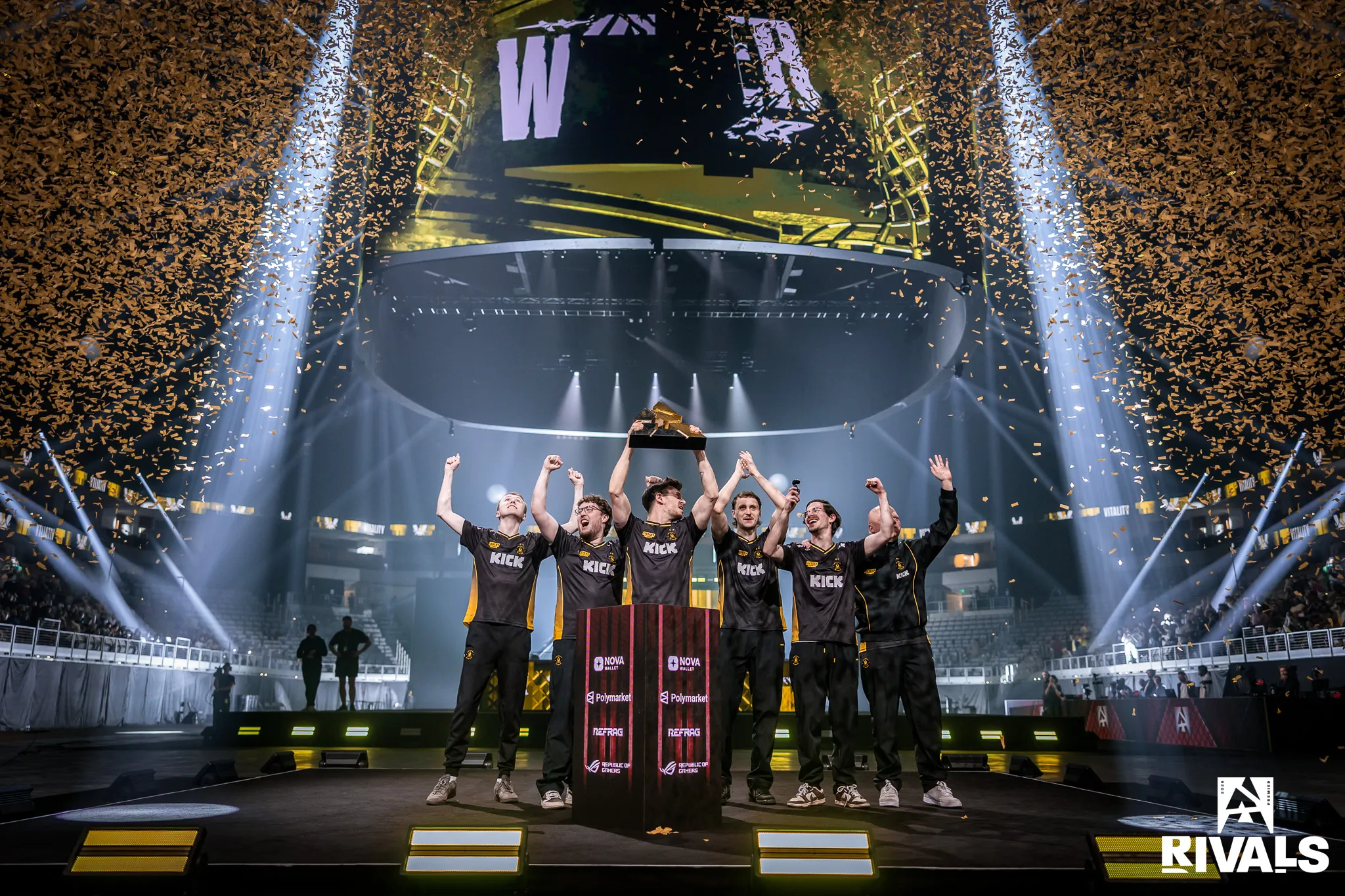 Team Vitality после победы на BLAST Rivals Spring 2026 | Фото: BLAST Esports