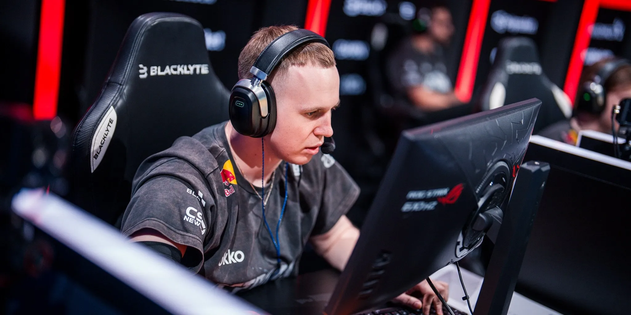 Team Spirit разобралась с M80 и прошла в плей-офф ESL Pro League Season 24