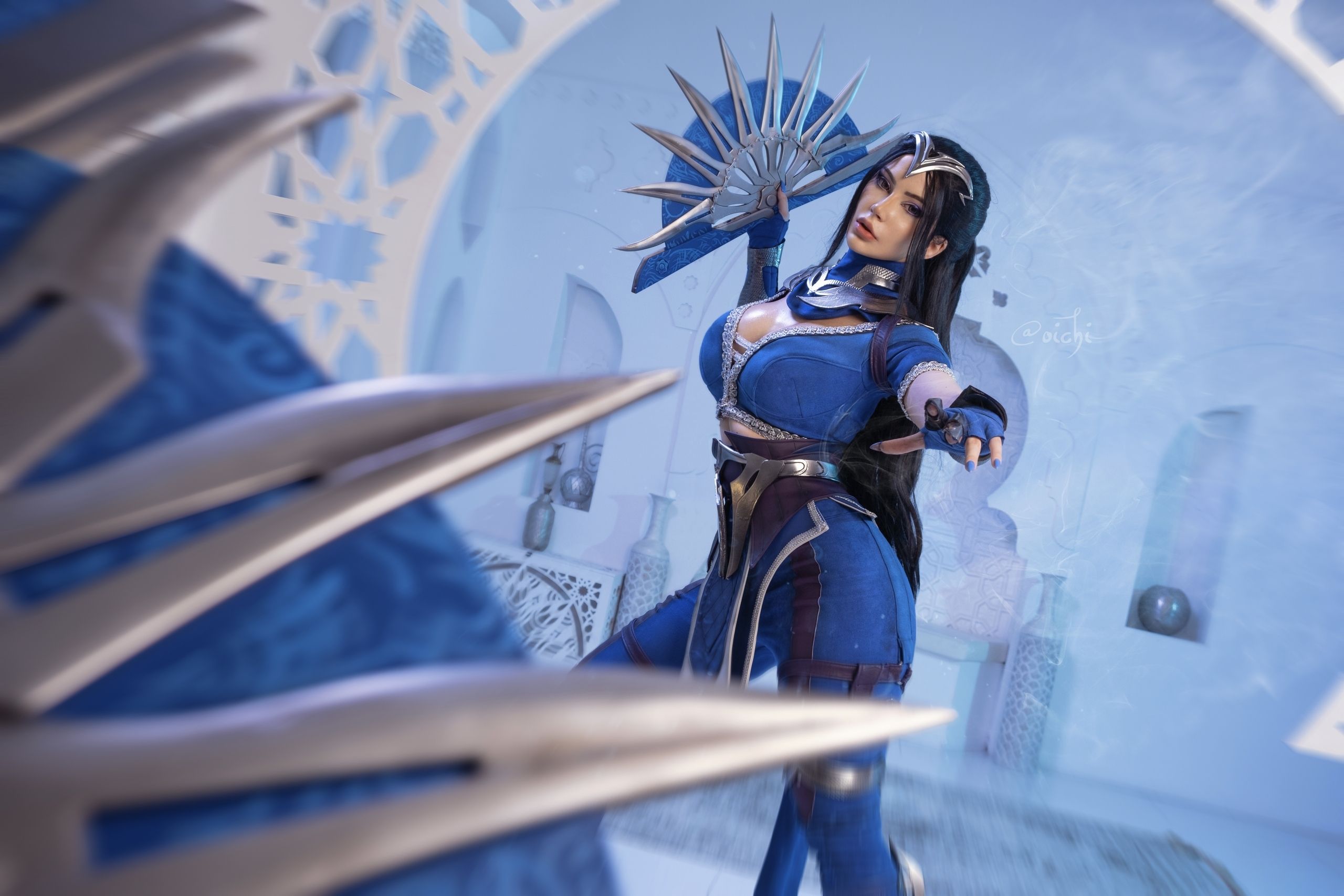 Косплей на Китану из вселенной Mortal Kombat. Косплеер: OICHI. Источник фото: vk.com/oichicosplay