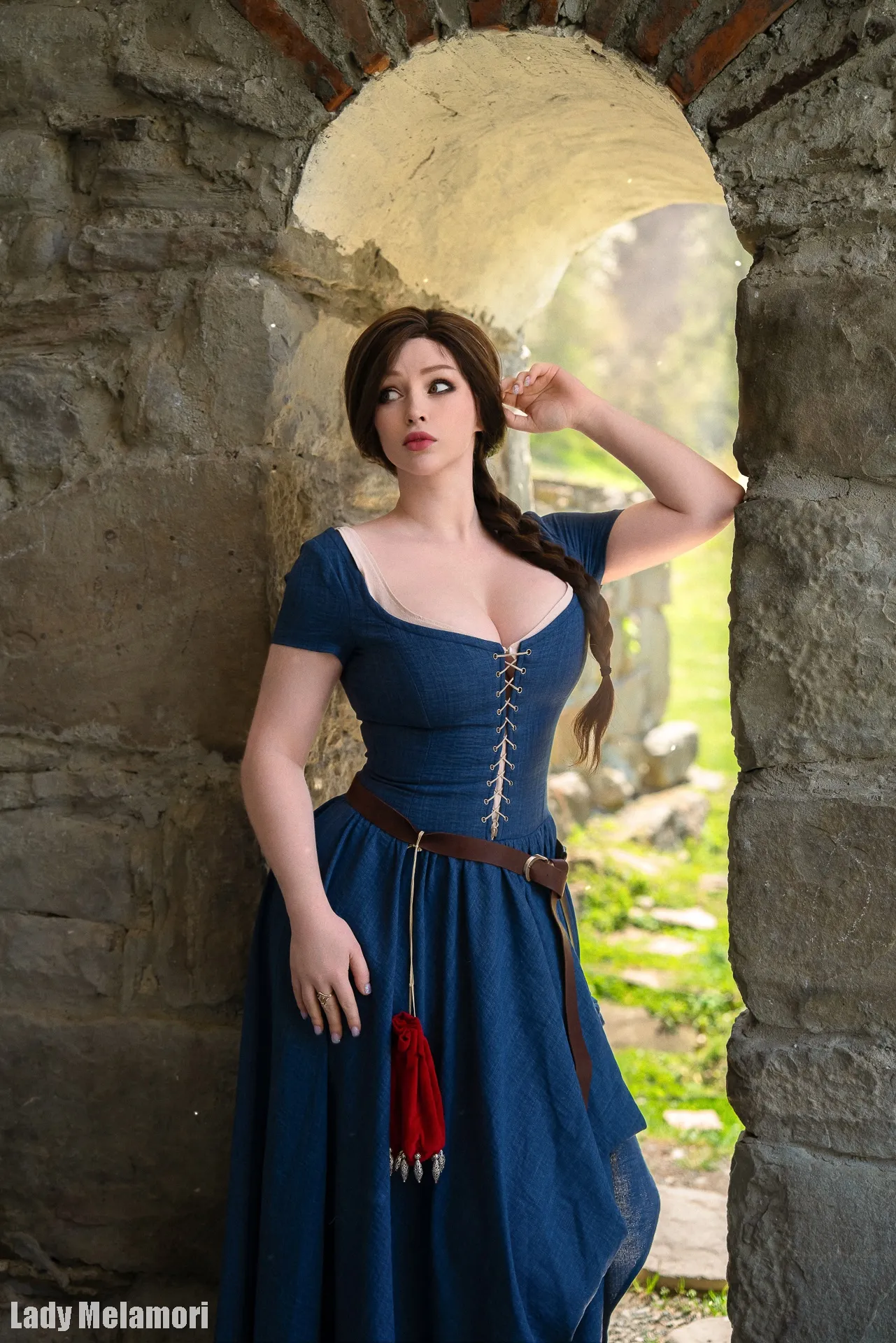 Косплей на служанку Катерину из Kingdom Come: Deliverance II. Косплеер: Мария Lady Melamori Давыдова. Источник: vk.com/club224519638
