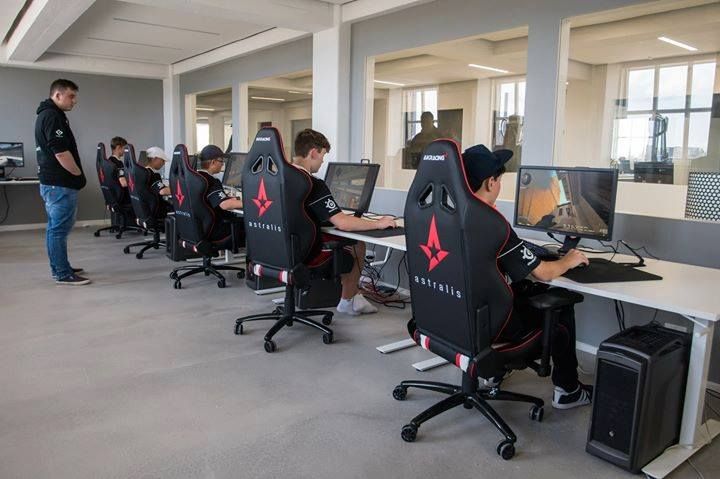 Участники S&oslash;rby Esport.