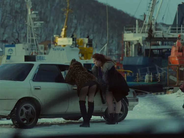 Кадр из сериала «Аутсорс»