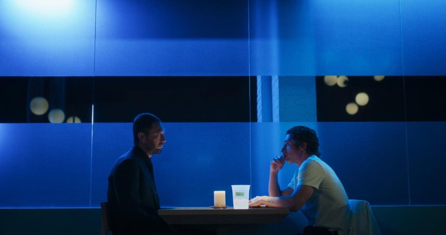 Кадр из сериала «Медведь»