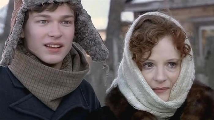 Юра Борисов (слева) в юности. Кадр из сериала «У каждого своя война»